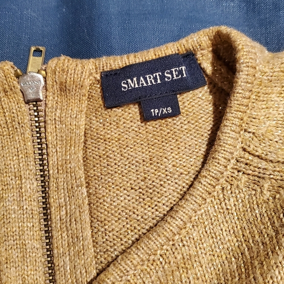 2/$20 Gold Sweater with Back Zipper - Picture 4 of 4